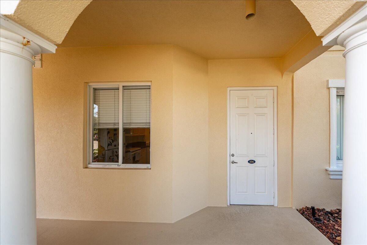 36 Harbour Isle Drive W #106, Fort Pierce, FL 34949 photo 2