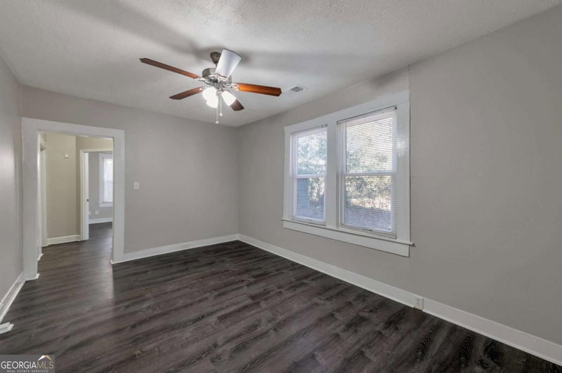 Photo 3 of 1333 Womack Avenue