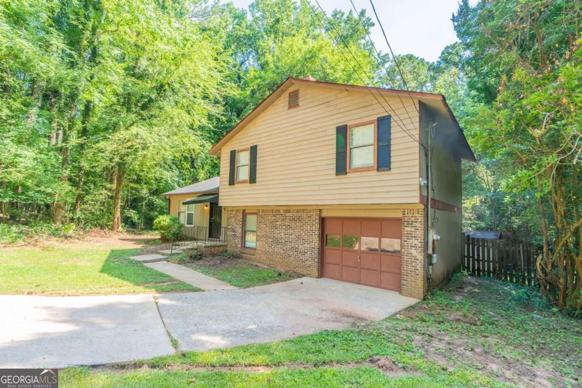 3830 Chimney Stone Court, Ellenwood, GA 30294