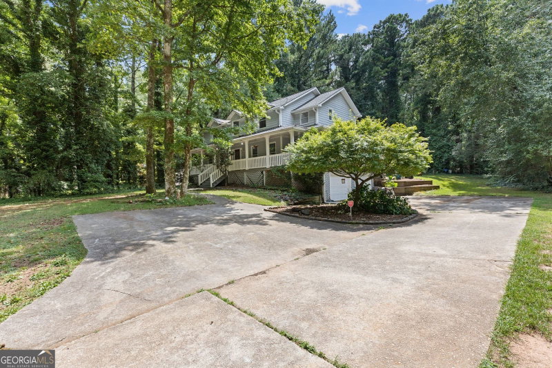 Photo 4 of 742 Mountain View Drive