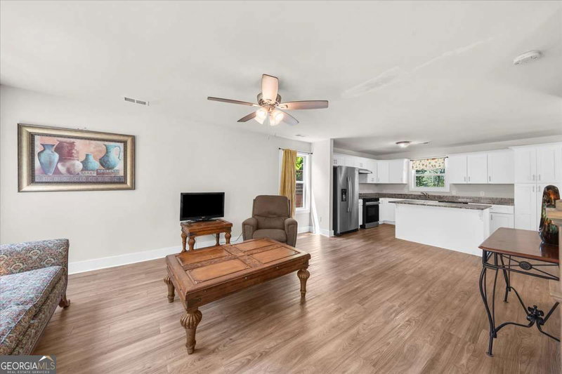 Photo 8 of 6425 Dogwood Way