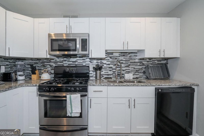 Photo 7 of 215 Piedmont Avenue NE #2108