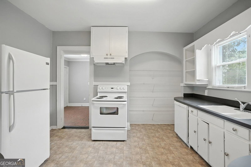 Photo 22 of 1807 Sylvan Road SW