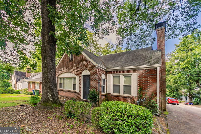 Photo 7 of 1807 Sylvan Road SW