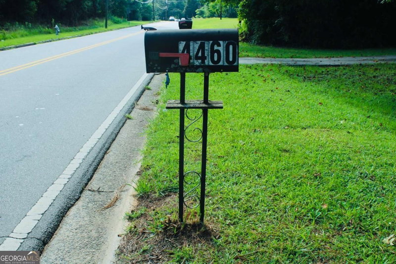 Photo 5 of 4460 STONEWALL TELL Road