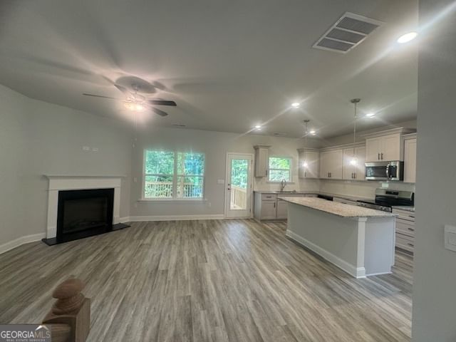 Photo 5 of 936 Eagle Heights Drive