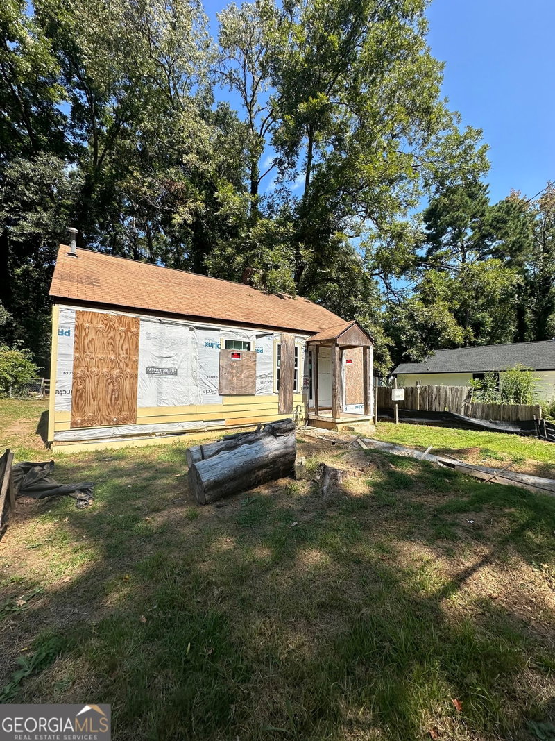 Photo 2 of 1285 Campbellton Road SW