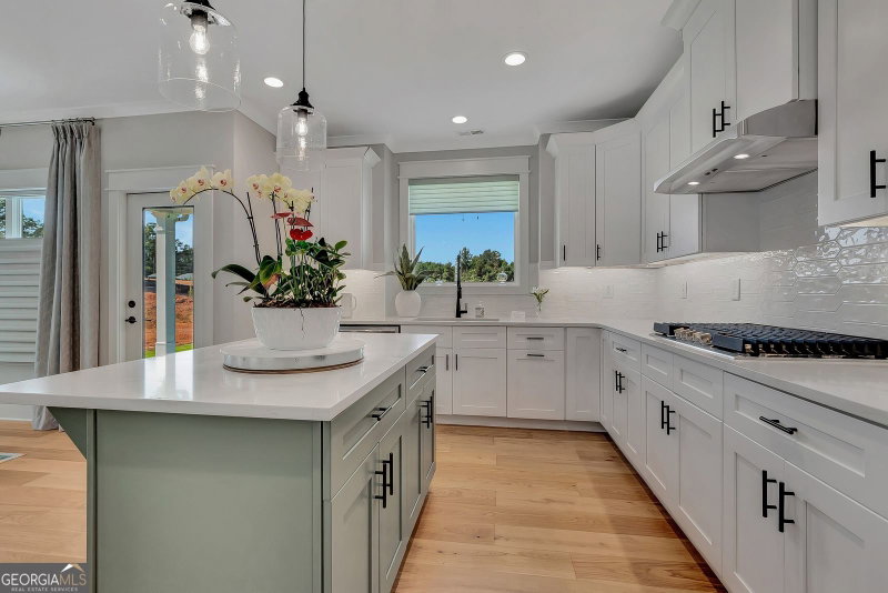 Photo 10 of 65 Redhaven Drive
