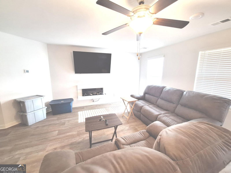 Photo 2 of 1105 Laflor Way