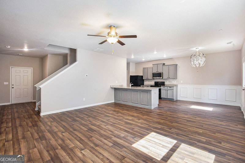 Photo 7 of 4702 Moccasin Court