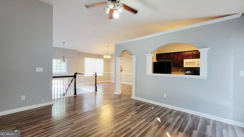 Photo 11 of 570 Sycamore Drive