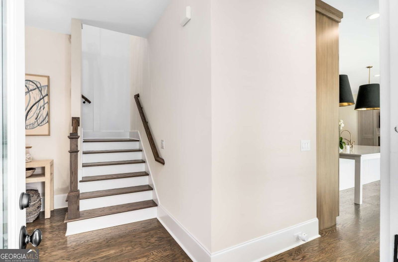 Photo 16 of 2030 Greenleffe Drive