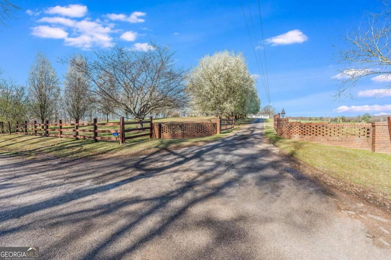 Photo 3 of 417 Pulliam Lane