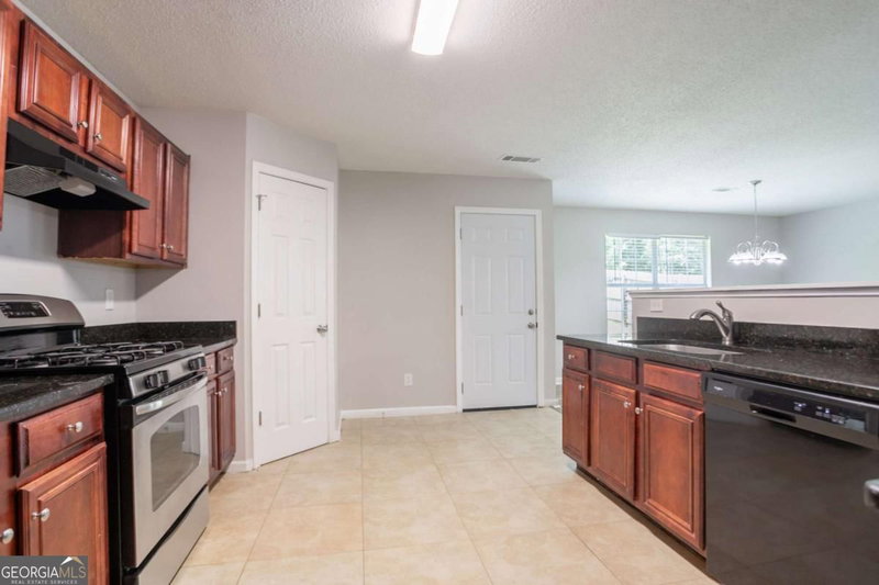 Photo 20 of 7190 Cavender Drive SW
