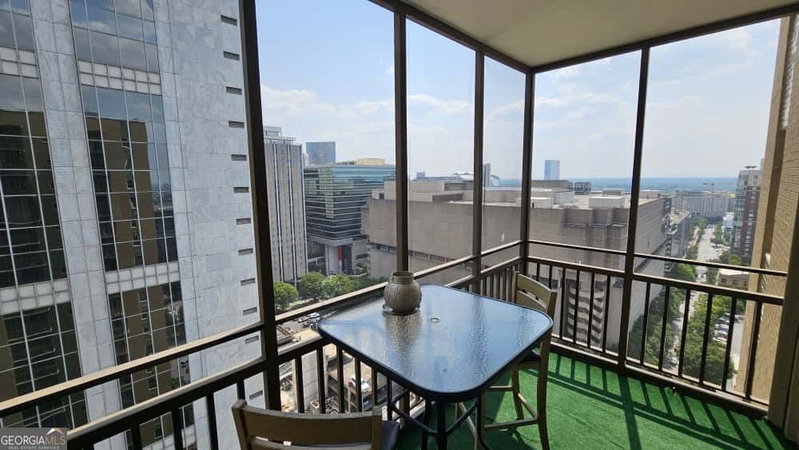 Photo 23 of 300 W Peachtree Street NE #22N
