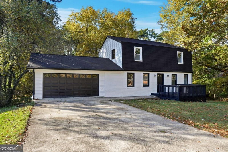 Photo 3 of 6917 Laurelwood Drive
