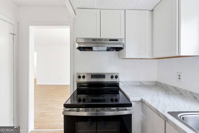 Photo 10 of 6917 Laurelwood Drive