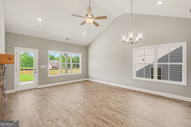 Photo 17 of 105 Red Oak Court