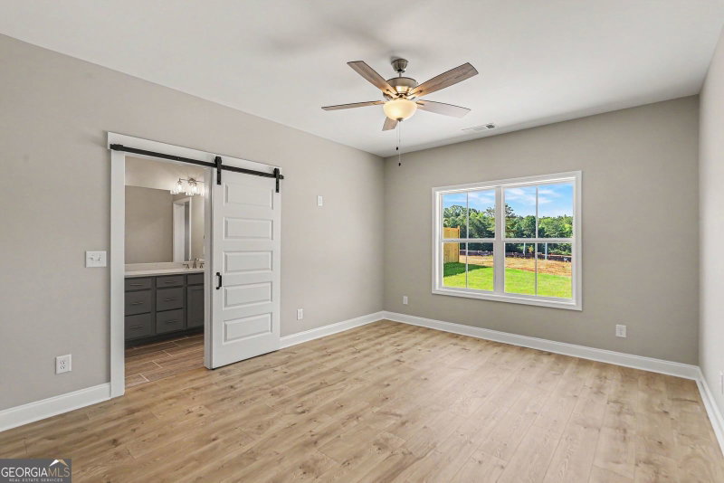 Photo 19 of 105 Red Oak Court