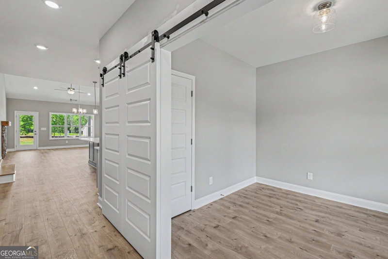 Photo 8 of 105 Red Oak Court