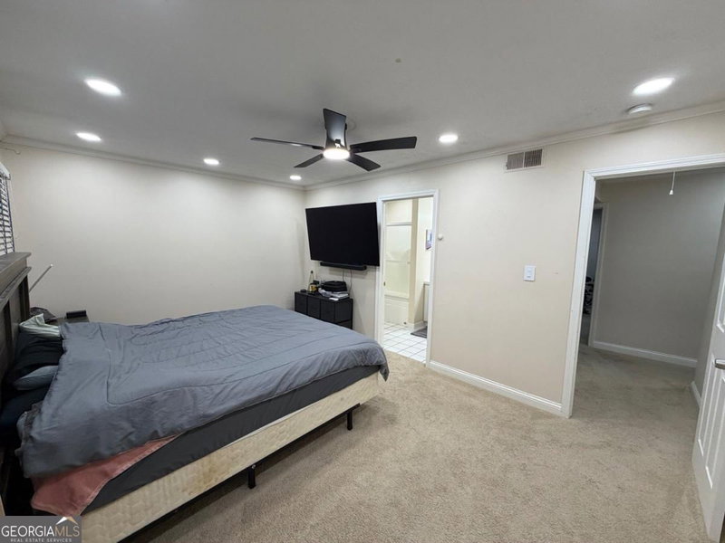 Photo 16 of 1804 Ashborough Way SE #L