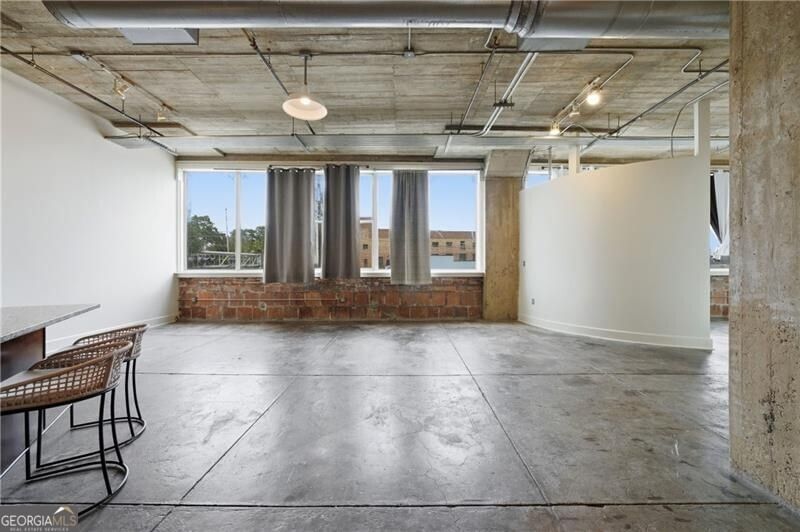 505 Whitehall Street SW #204