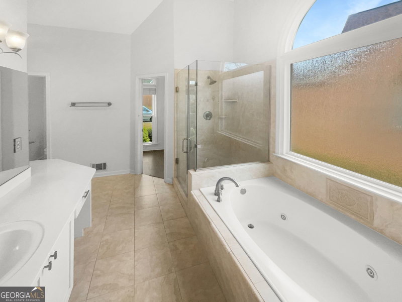 Photo 11 of 2669 Glenrose Hill