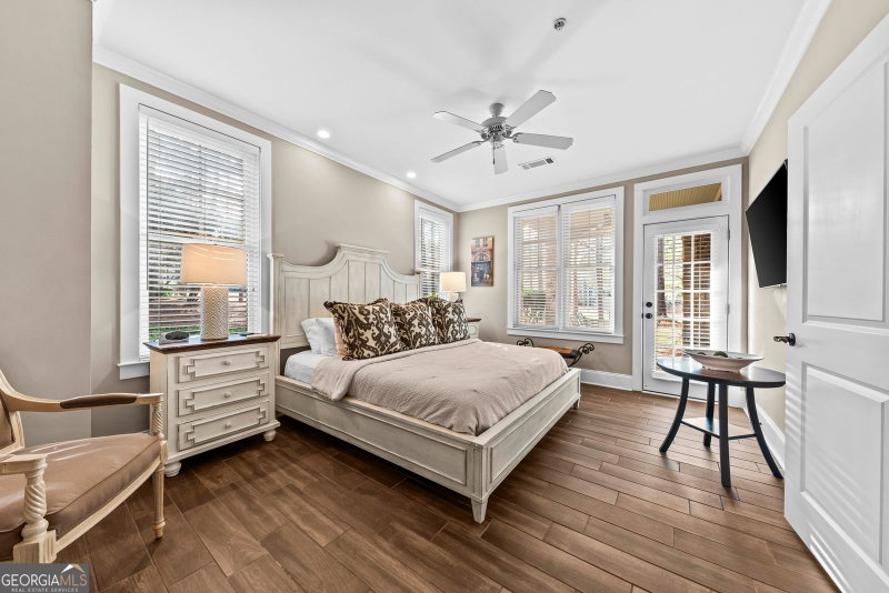 Photo 13 of 1030 Creekside #A