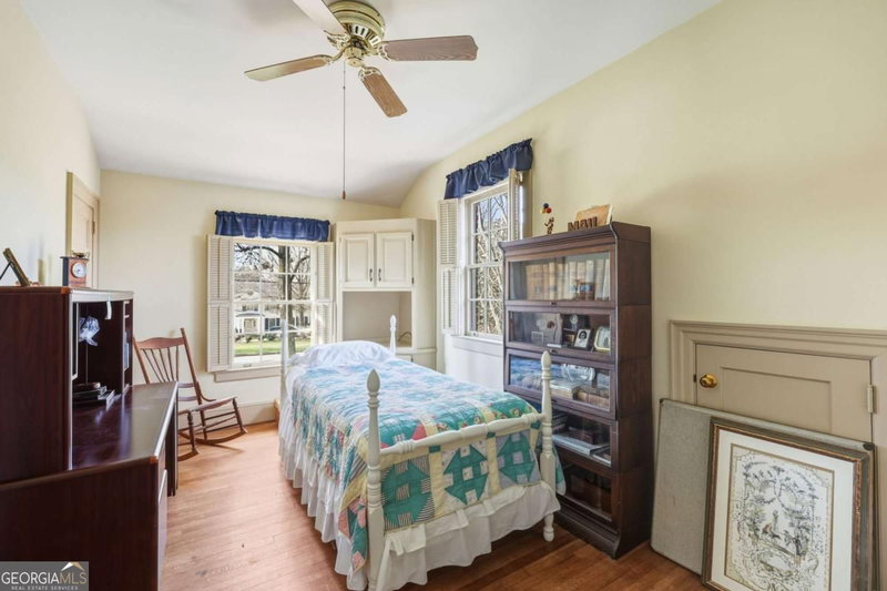 Photo 33 of 1606 Riverside Drive