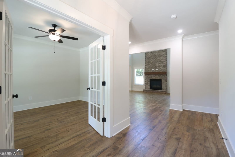 Photo 6 of 196 Weslyn Drive