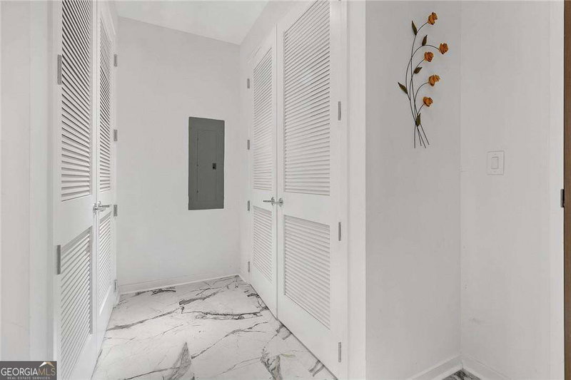 Photo 19 of 45 Ivan Allen Jr Boulevard NW #2604