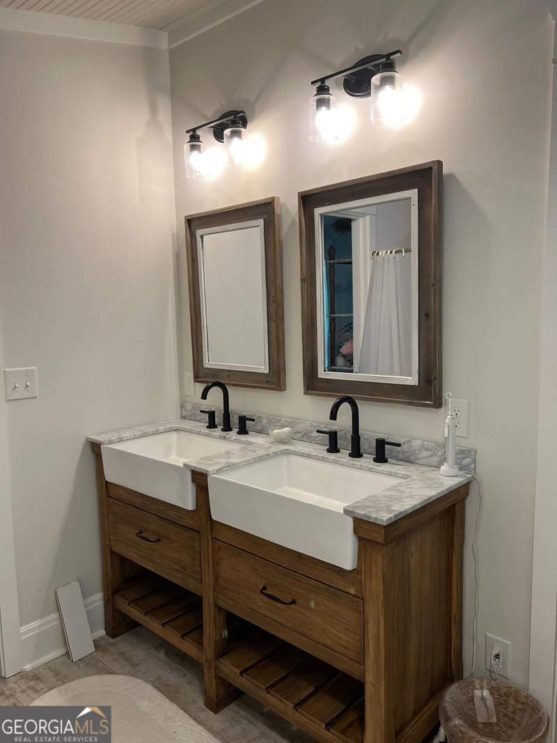 Photo 23 of 1735 Hill Street NE