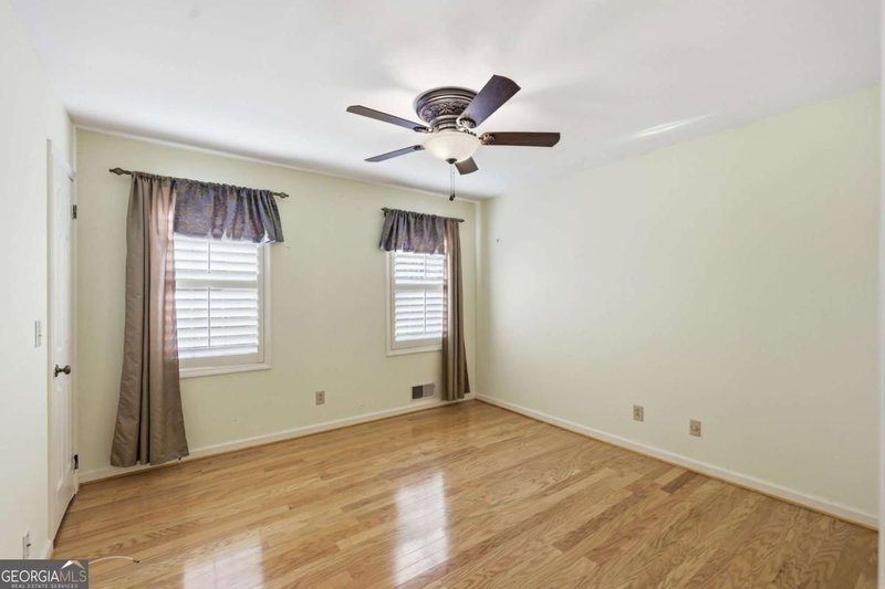 Photo 17 of 2224 Colonial Drive