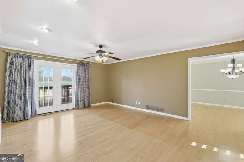Photo 5 of 2224 Colonial Drive