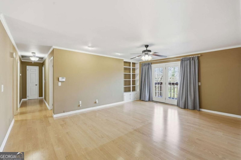 Photo 6 of 2224 Colonial Drive