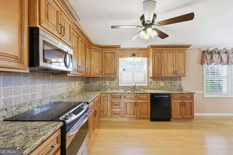 Photo 9 of 2224 Colonial Drive