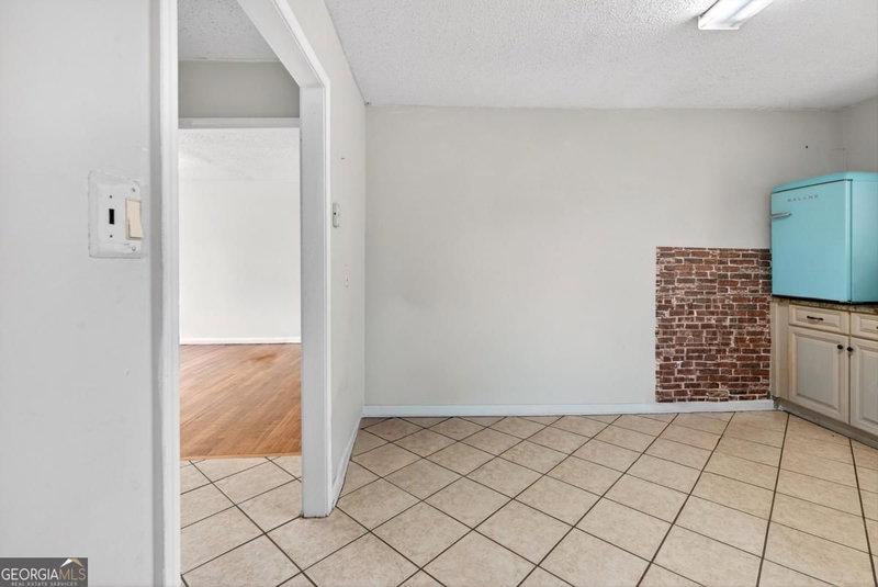 Photo 5 of 1742 Cardinal Road