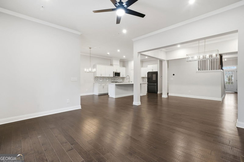 Photo 13 of 207 Holden Way