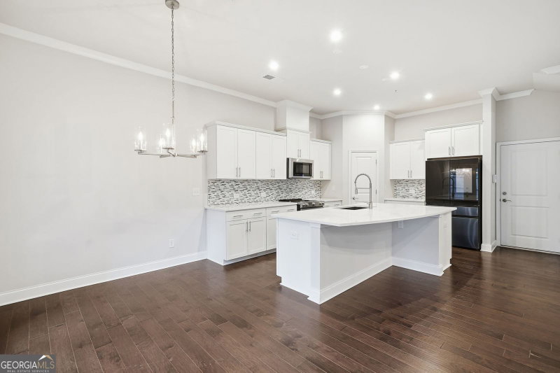Photo 14 of 207 Holden Way