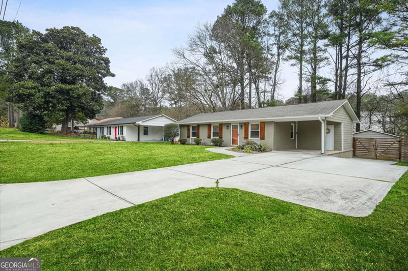 Photo 2 of 3048 Cottonwood Drive SE