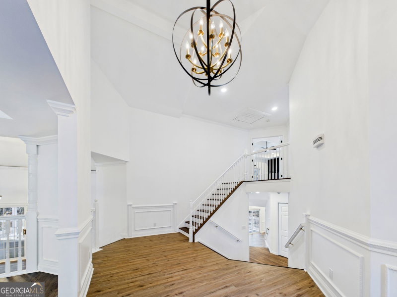 Photo 10 of 5302 Greenway Drive