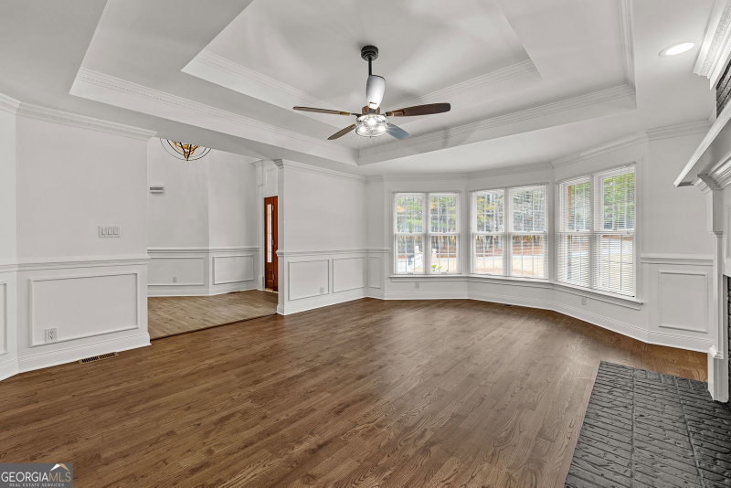 Photo 14 of 5302 Greenway Drive