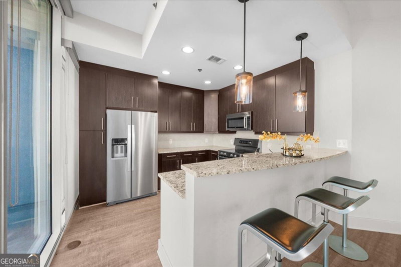 Photo 5 of 1080 PEACHTREE Street NE #1408