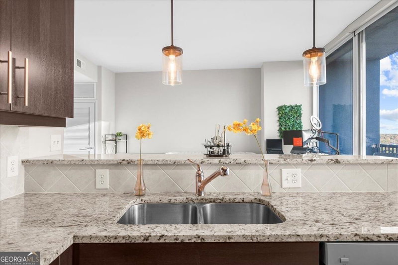 Photo 7 of 1080 PEACHTREE Street NE #1408