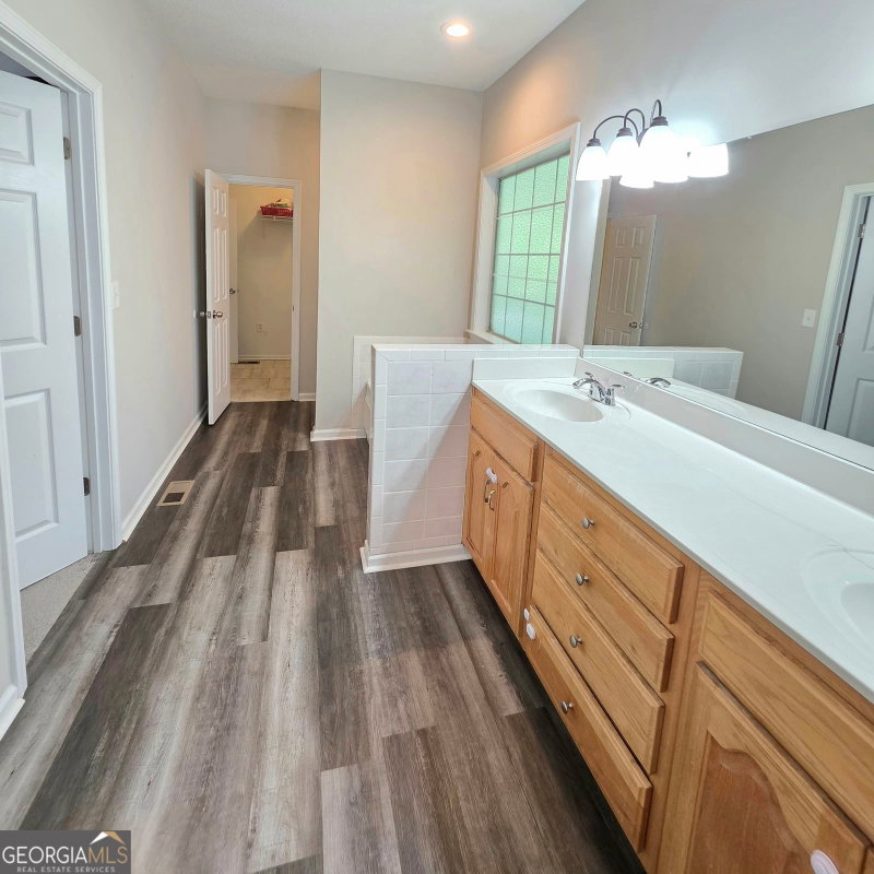 Photo 10 of 3117 Fairmond Court
