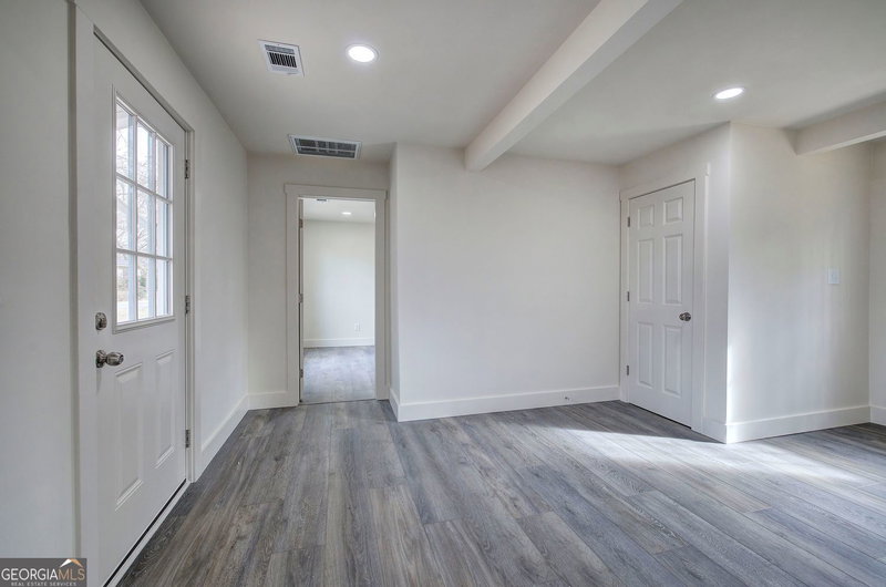 Photo 6 of 30 Grove Circle