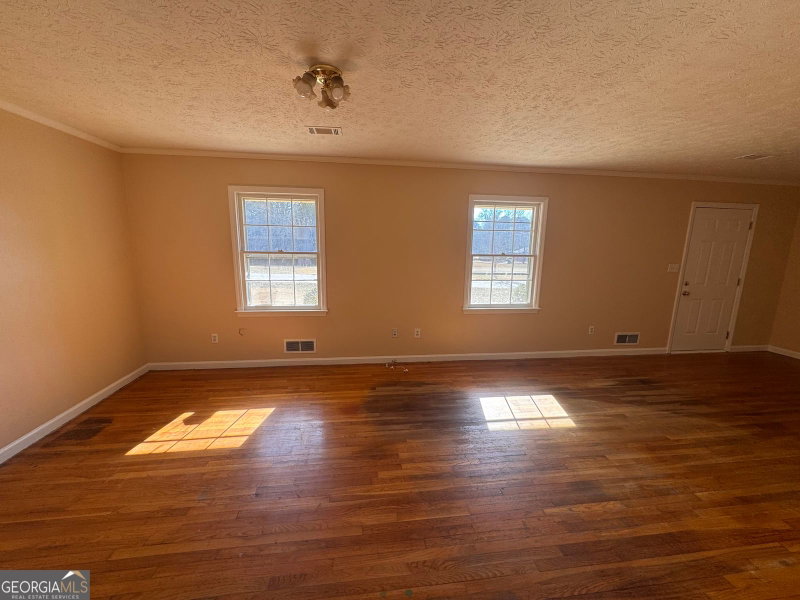 Photo 4 of 5175 Forest Drive SE