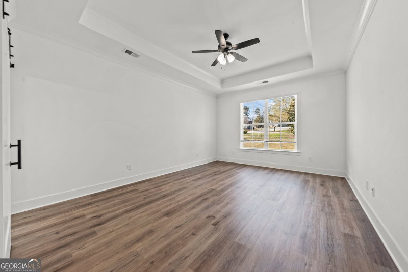 Photo 14 of 1010 Mid-Mashie Way