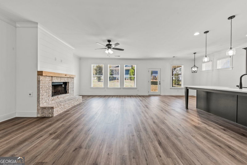 Photo 22 of 1010 Mid-Mashie Way