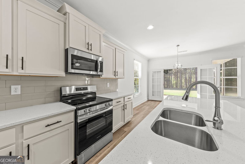 Photo 18 of 1121 Silverton Drive